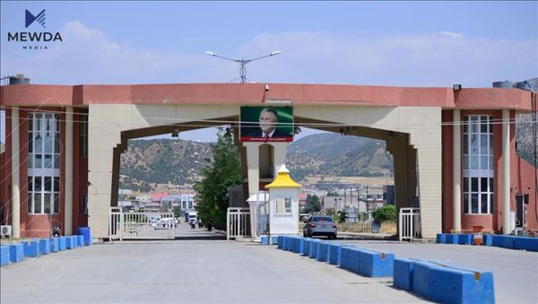 بەشێک لە شۆفێری بارهەڵگرەکان لە دەروازەی نێودەوڵەتیی باشماخ گردبوونەوە