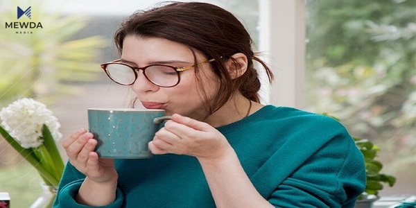 تا ئێستا زانیووتە خواردنەوەی ئاوی گەرم ئەم سوودانەی هەیە؟