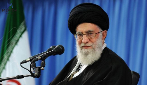 عەلی خامنەیی: پێڵاوەکانی قاسم سولەیمانی لەسەری بکوژەکانی پیرۆزترە