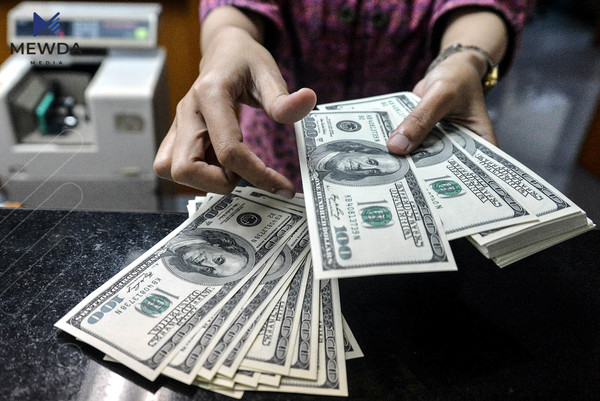 "لە یەک رۆژدا 78 ملیار دۆلار براوەتە دەرەوەی وڵات"