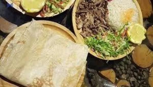 سلێمانی؛ چەند خانمێکی هەورامی خواردنی کوردەواری پێشکەش دەکەن