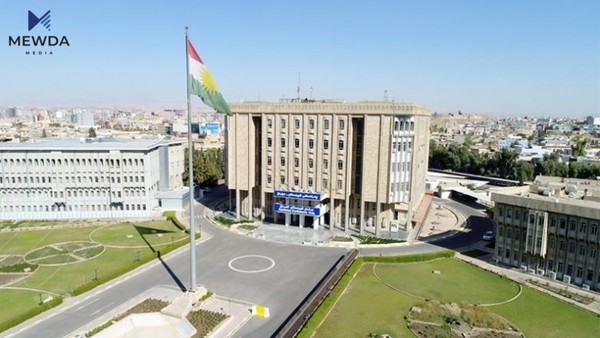 پەرلەمانتاران وەڵامی پەیوەندی نادەنەوە