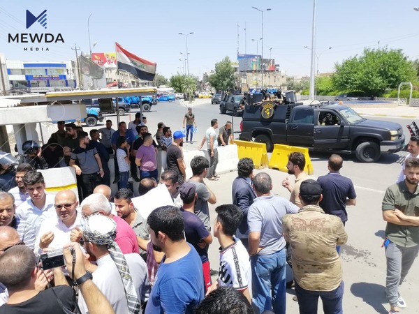 چالاکوانێک: زیادکردنی نرخی بەنزین و ئەمپێری موەلیدە سزای دەروونییە