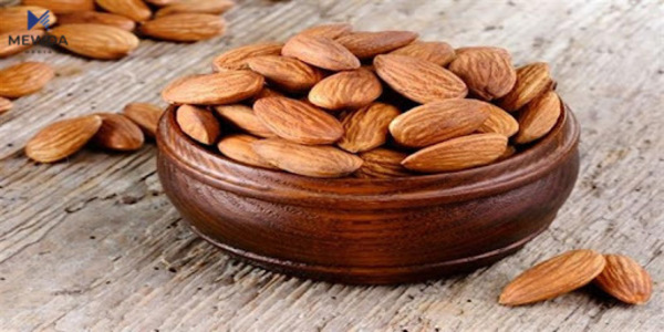 سوودە سەرسوڕهێنەرەکانی بادەم