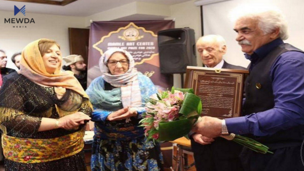 خەڵاتی هونەری ماملێ درایە هونەرمەندێكی رۆژهەڵاتی كوردستان