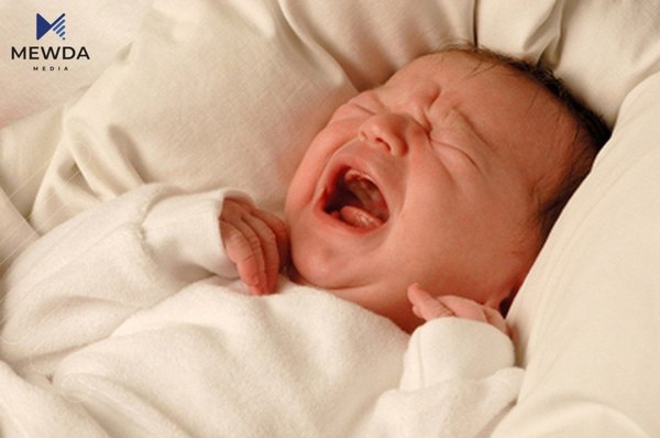 چۆن منداڵەکەت لە گریان دەوەستێنیت؟