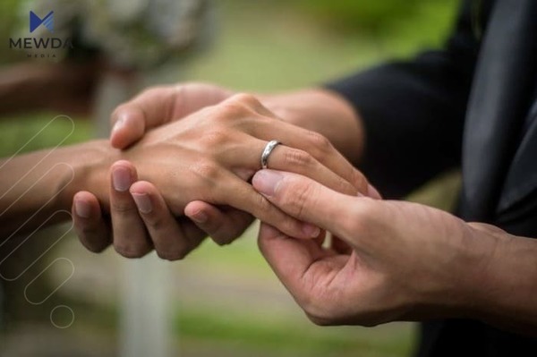 لە سوریا لە 70% ژنەکانیان ئەڵقەیان لە پەنجەیا نییە