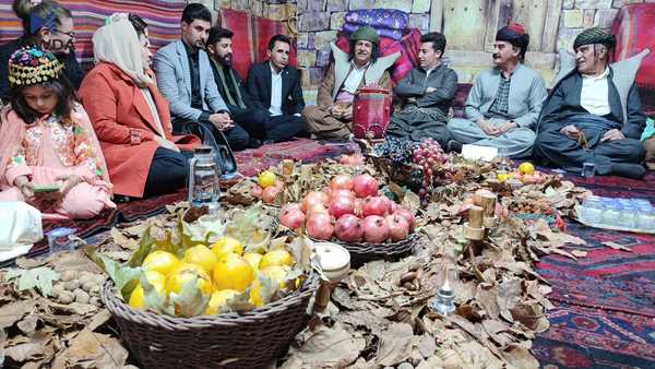 شەوێکی درێژ کە تاریکی باڵدەگرێت بەسەر زەوییدا