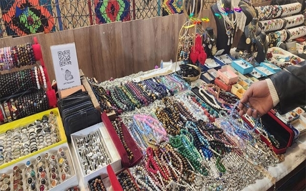 دروستکردنی جۆرەکانی خشڵ و بابەتە جوانکارییەکان