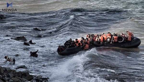 بەلەمێکی کۆچبەران وەرگەڕا و قوربانی هەیە