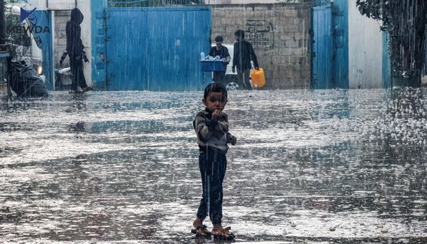 غهزه بێئاوه و خهڵك دهپرسن ئایا ئاوی باران بخۆینهوه؟