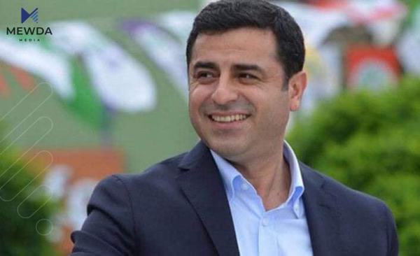 دهمیرتاش: دهستور بهشێوهى دیموكراسیانه بنوسرێتهوه