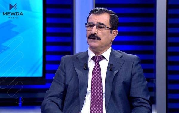 راوێژكارێكى مهسرور بارزانى گاڵته به فهرمانبهران دهكات