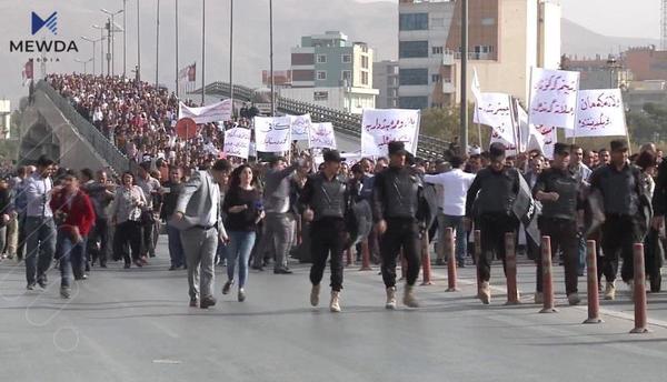 پۆلى 12كان مامۆستایان دهكات به دوو بهشهوه