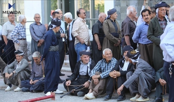 ئەم خانەنشینانە 12 مووچەیان پێدەدرێت