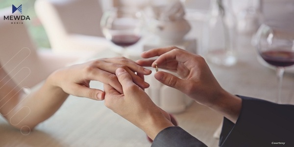 خانمە هونەرمەندێک بۆ 12مین جار ژیانی هاوسەرگیری پێکهێنایەوە