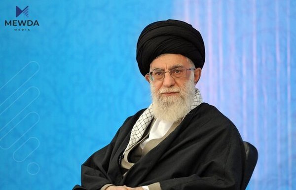 خامنهیی، داوای لێكۆڵینهوه له كهوتنه خوارهوهی فڕۆكه ئۆكرانییهكه دهكات